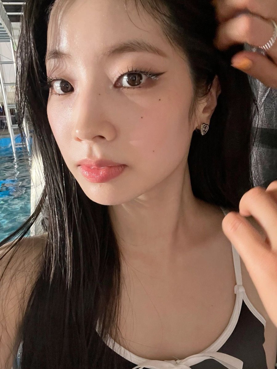 dahyun pics (@dhkgram) on Twitter photo 