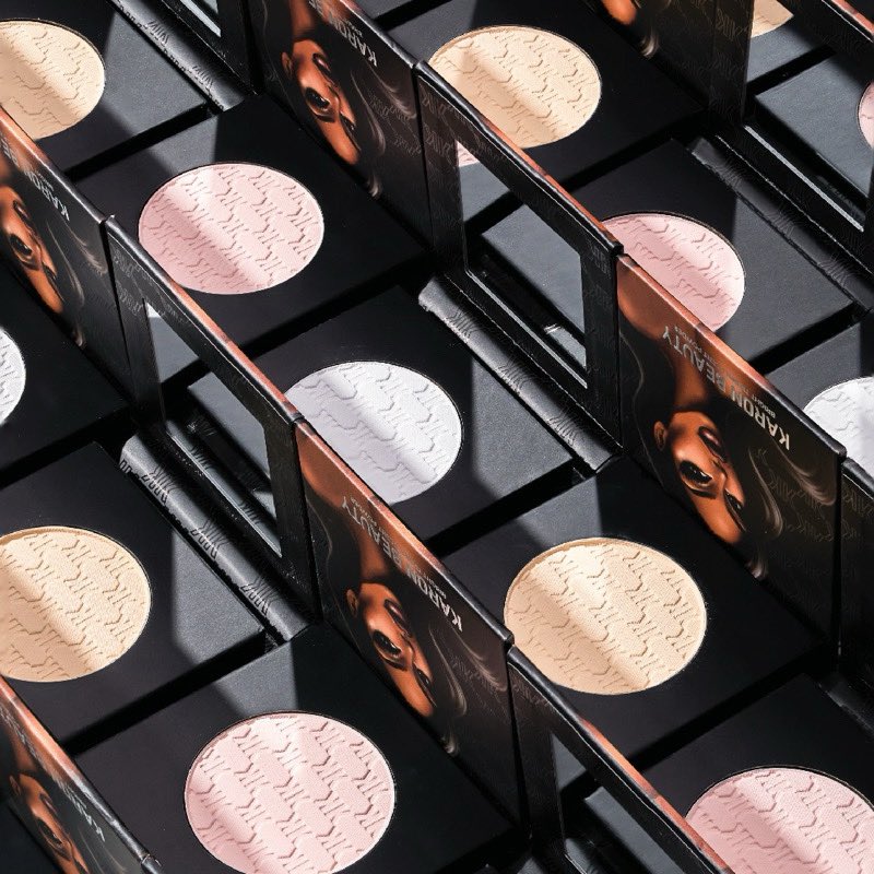 Manoooo56's tweet photo. KARON BEAUTY Bright 💐Translucent Powder แป้งไฮไลท์ แป้งหน้าเงา #แป้งฟลุ๊คกะล่อน  
 
🍊 https://t.co/eZ97EObuMU https://t.co/r7RtfdIgYZ