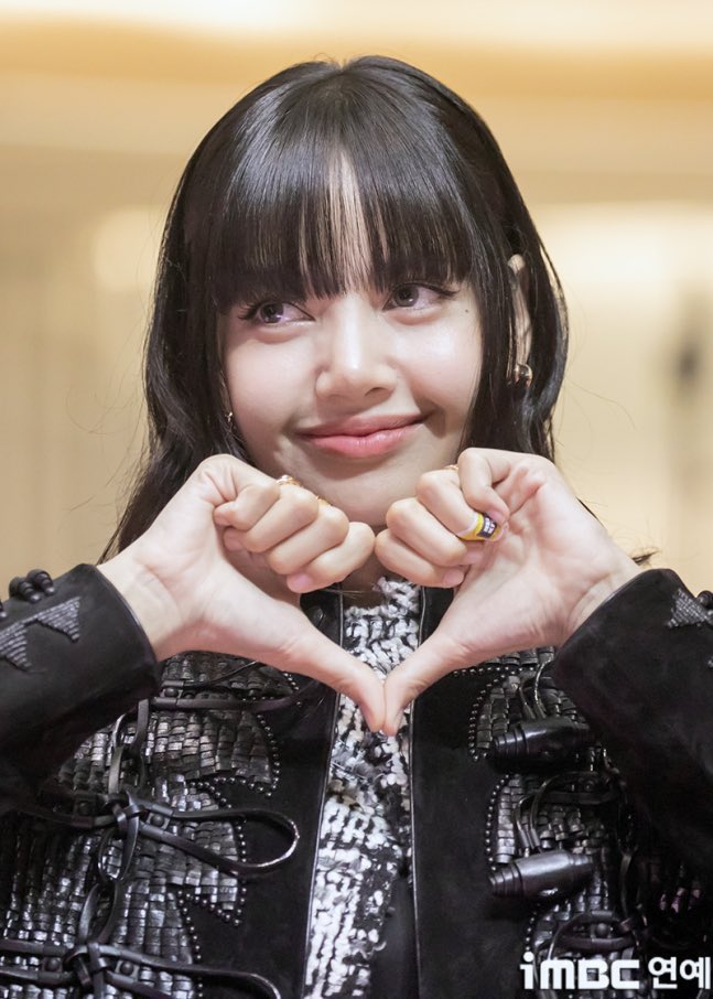 9년 🥺

OUR ICON LISA DAY 
#28toForeverWithLALISA 
#ThaiconicLISAday 
#쁘업더_월드_온세상이_리사