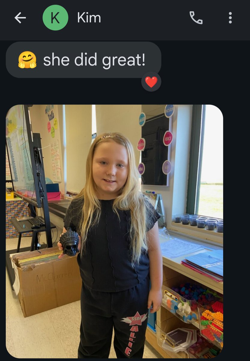 Katstruths's tweet image. I was well into highschool before I presented in front of my classmates. My girl did it in 4th grade. So proud of her❤️