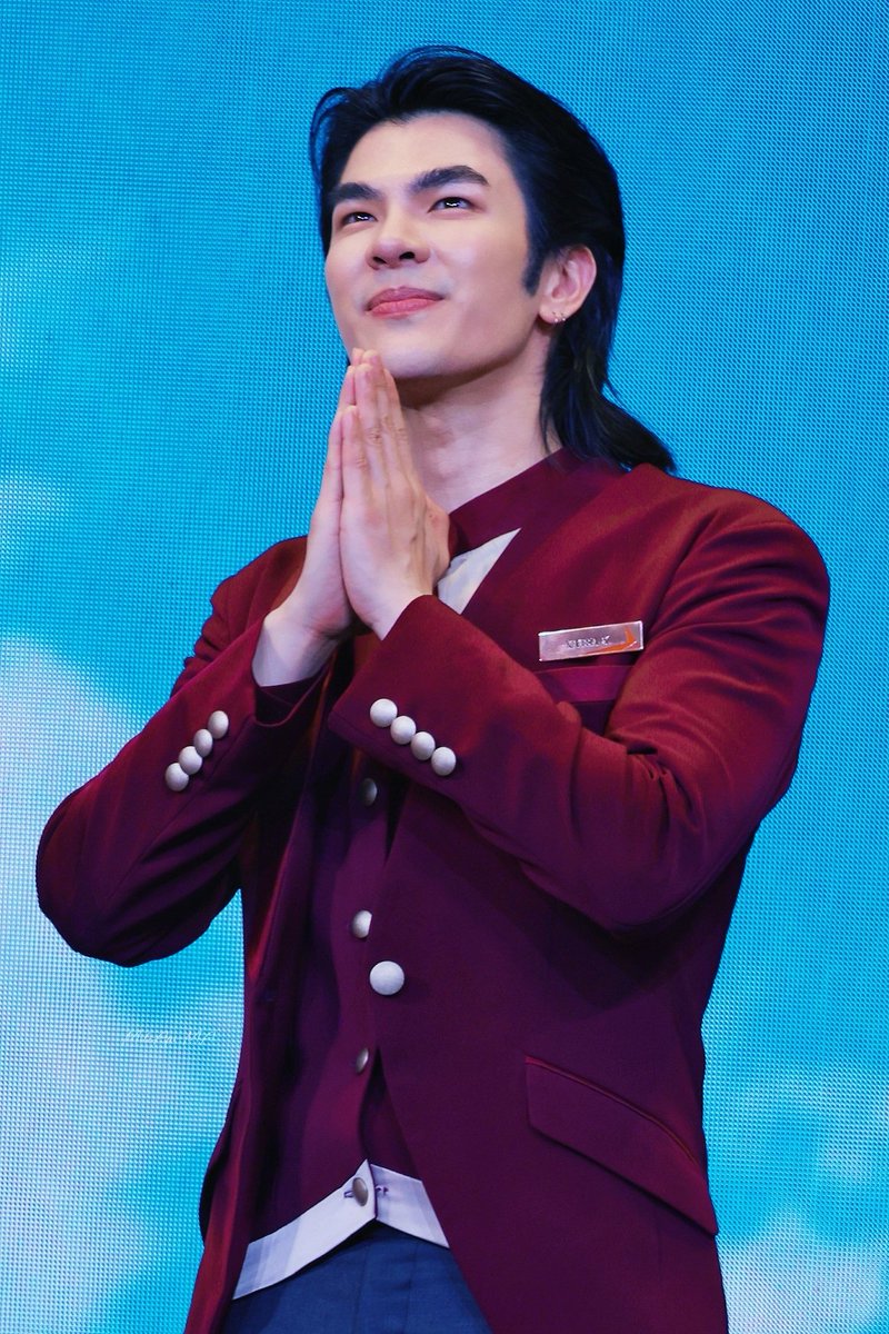 MileApo_MA's tweet photo. 优雅帅气
@milephakphum

MILE FIRST SITCOM

#JetlagPressCon
#MilePhakphum  
#Jetlagเจ๊ทแหลก https://t.co/qKY6AZm4FY