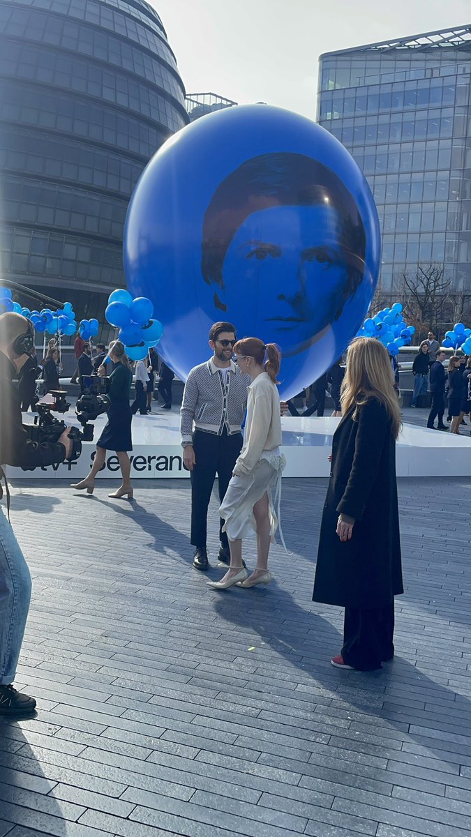 adam waiting for britt to get to her marker #SeveranceLondon #Severance