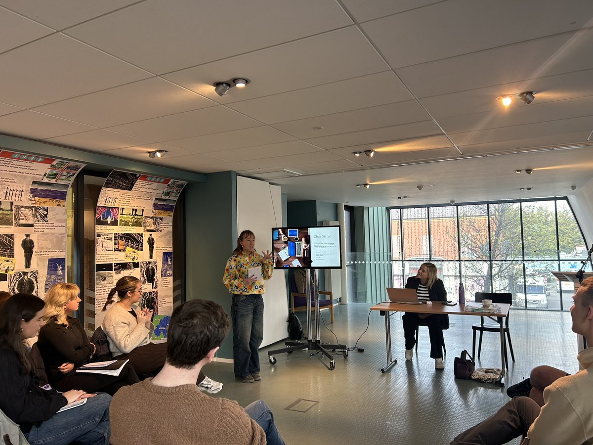 Bhí muid sa <a href="/Culturlann/">An Chultúrlann</a> inniu don dara haonad den Mheitheal Mheantóireachta 2025🤩

Ceardlann 1: an phleanáil teanga le <a href="/ursulanis/">Ursula Ní Shionnain</a>, oifigeach pleanála teanga Ghaeltacht na Mí 

Ceardlann 2: ‘ag eagrú imeachtaí’ le Brónagh Fusco, bainisteoir acmhainní daonna <a href="/CnaG/">Conradh na Gaeilge ⭕️</a> 

1/2