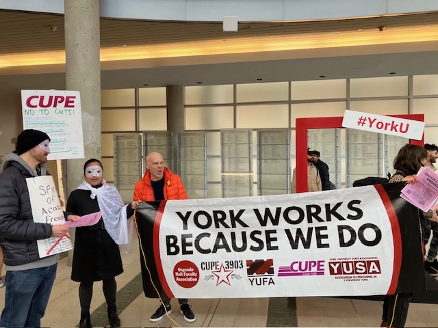 Great Cross Campus Alliance Scenes from York United for Equity and Against Austerity rally! On now at Vari Hall! #YUFA <a href="/CUPE3903/">cupe3903</a> <a href="/YUGSA/">yugsaili andreina</a> <a href="/YFSlocal68/">YFS</a>