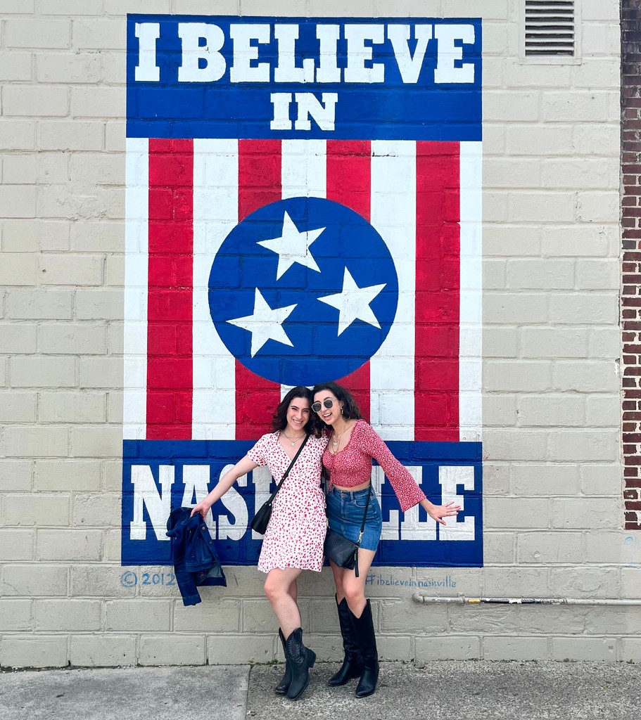 KUPlasticRes's tweet image. Big 🎉congratulations 🎉 to our newest KU Plastics intern, Lauren Sullivan! Originally from St. Louis, she studied at @NotreDame &amp;amp; @VUMChealth. She's excited to dive into microsurgery &amp;amp; peds, and we’re thrilled to welcome her to the KU family!
.
.
.
#KUMed #MatchDay2025