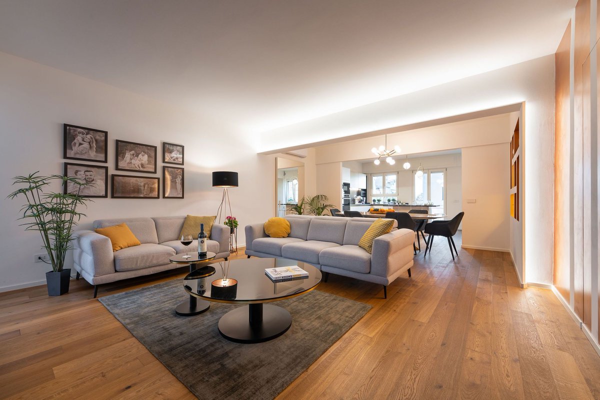 Archello's tweet photo. B+P architetti (@BettazziPercoco) transforms a 1970s home into a warm, open space for modern living. 
https://t.co/irvPnKNUMW

#MaterialNarrative #LightingDesign #WarmMinimalism https://t.co/mINI8K3eoL