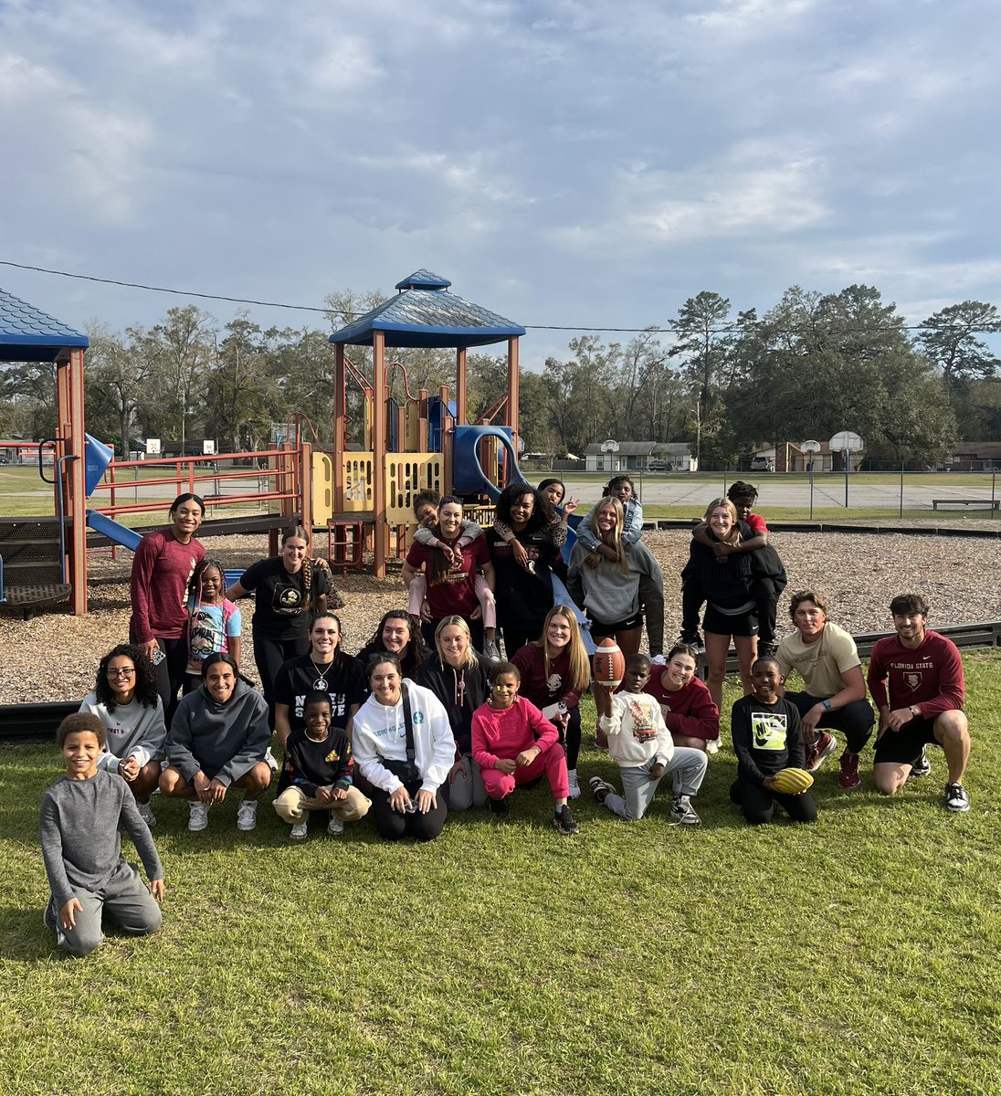 Had so much fun hanging out with the kids at Sabal Palm 🫶🏼  

secure.qgiv.com/for/seminolesf…