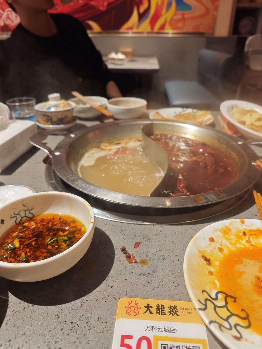 祝自己生日快乐
小熊暖心陪过生日
<a href="/TheRealLongun/">小熊叮当</a>