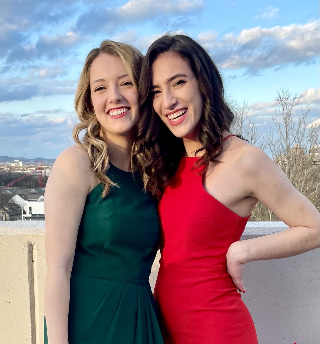 KUPlasticRes's tweet image. Big 🎉congratulations 🎉 to our newest KU Plastics intern, Lauren Sullivan! Originally from St. Louis, she studied at @NotreDame &amp;amp; @VUMChealth. She's excited to dive into microsurgery &amp;amp; peds, and we’re thrilled to welcome her to the KU family!
.
.
.
#KUMed #MatchDay2025