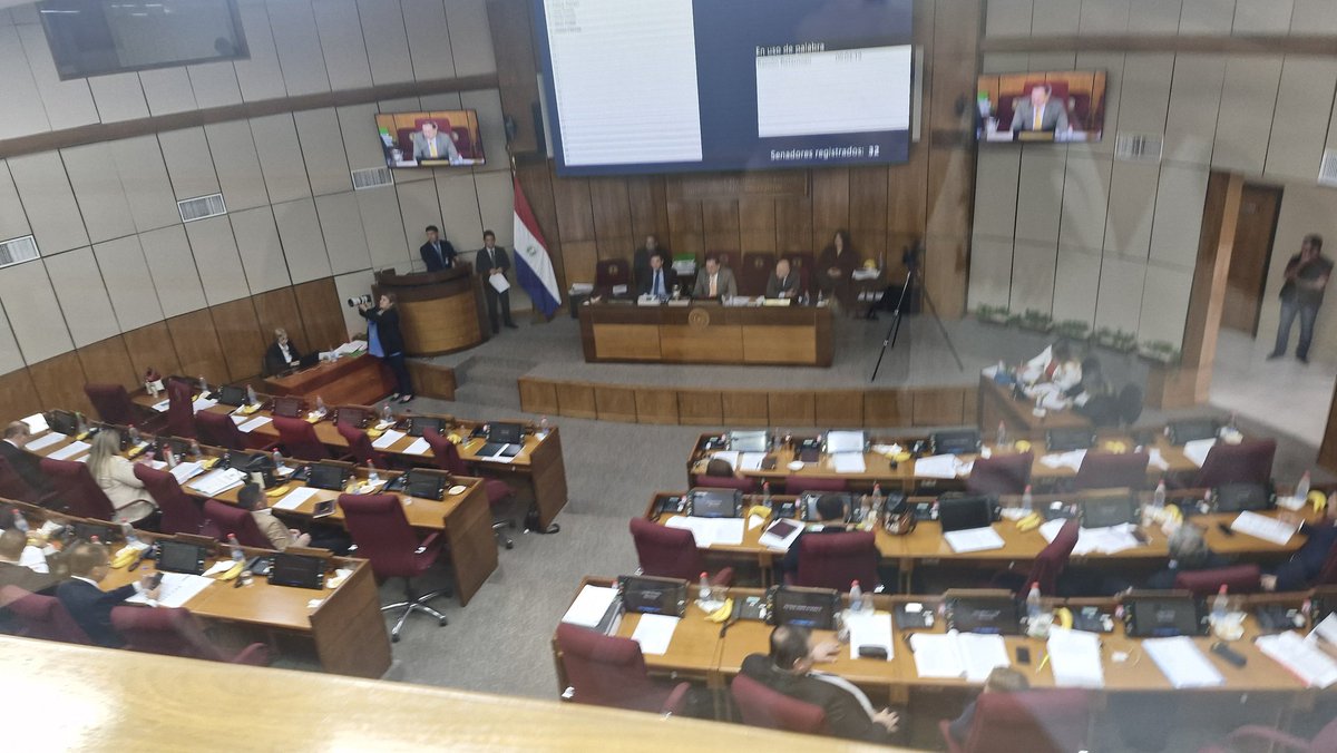 angelicagesama's tweet photo. #AHORA Cámara de Senadores presentará una denuncia ante el JEM contra los 3 Jueces que ordenaron levantar la orden de captura contra el abogado agresor Walter Ramon Acosta.

📍Por unanimidad los Senadores aprobaron que el JEM estudié el actuar de los camaristas de CDE. https://t.co/iKdAN6GdQn