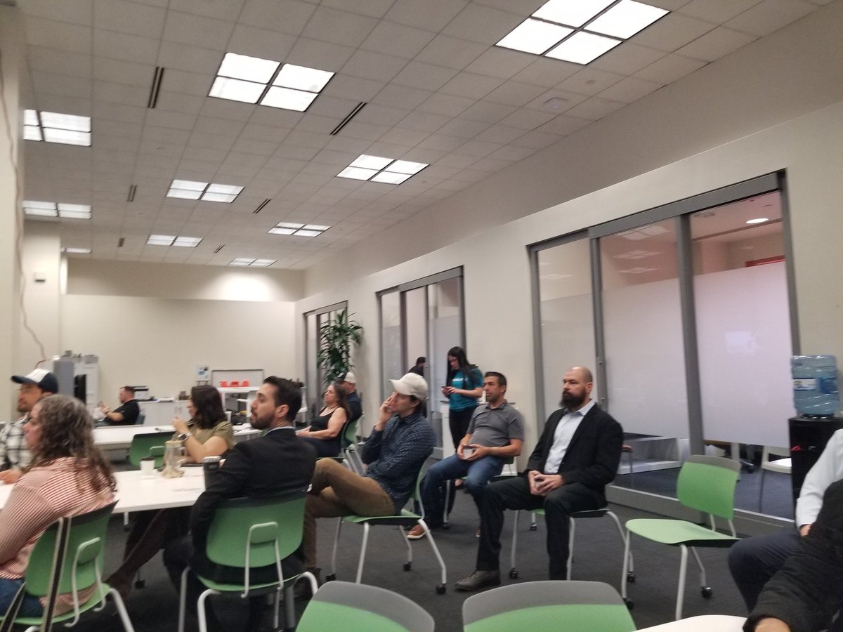 Chris___Lopez's tweet photo. Great talk from Hess Street Foods about their journey from family recipe 2 getting on the shelf of #HEB. It was not easy but the lonely nights & hardworking paid off.
Today they are in over 140 stores across #Texas.
#SanAntonio #Startup stories. They came from #Geekdom support https://t.co/YNJl8eOioh