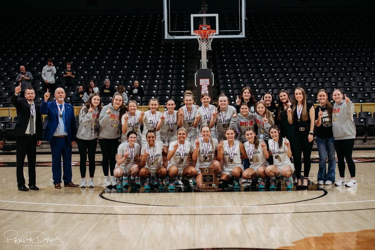 ‼️STATE CHAMPS‼️
Congratulations to <a href="/2027CarsynH/">Carsyn Hagood</a>, <a href="/2027elliew52992/">2027elliewhite</a>, <a href="/kensey_killian/">Kensey Killian</a>, <a href="/2027kennakirby/">2027 Makenna Kirby</a>, &amp; <a href="/MylaSchrimsher/">Myla Schrimsher</a> on their amazing performance at the class 4A Final Four in Missouri. These ladies helped bring home the first state title in their school’s history💪🏀🖤