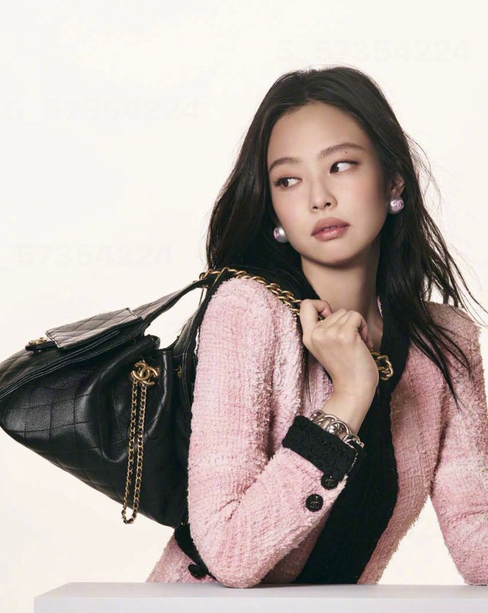 #JENNIE's NOMINIERUNGEn  FÜR DIE 34. SEOUL MUSIC AWARDS

▪️Hauptpreis
▪️Koreanische Welle
▪️Balladenpreis – Handlebars
▪️K-Pop World Choice – Solo