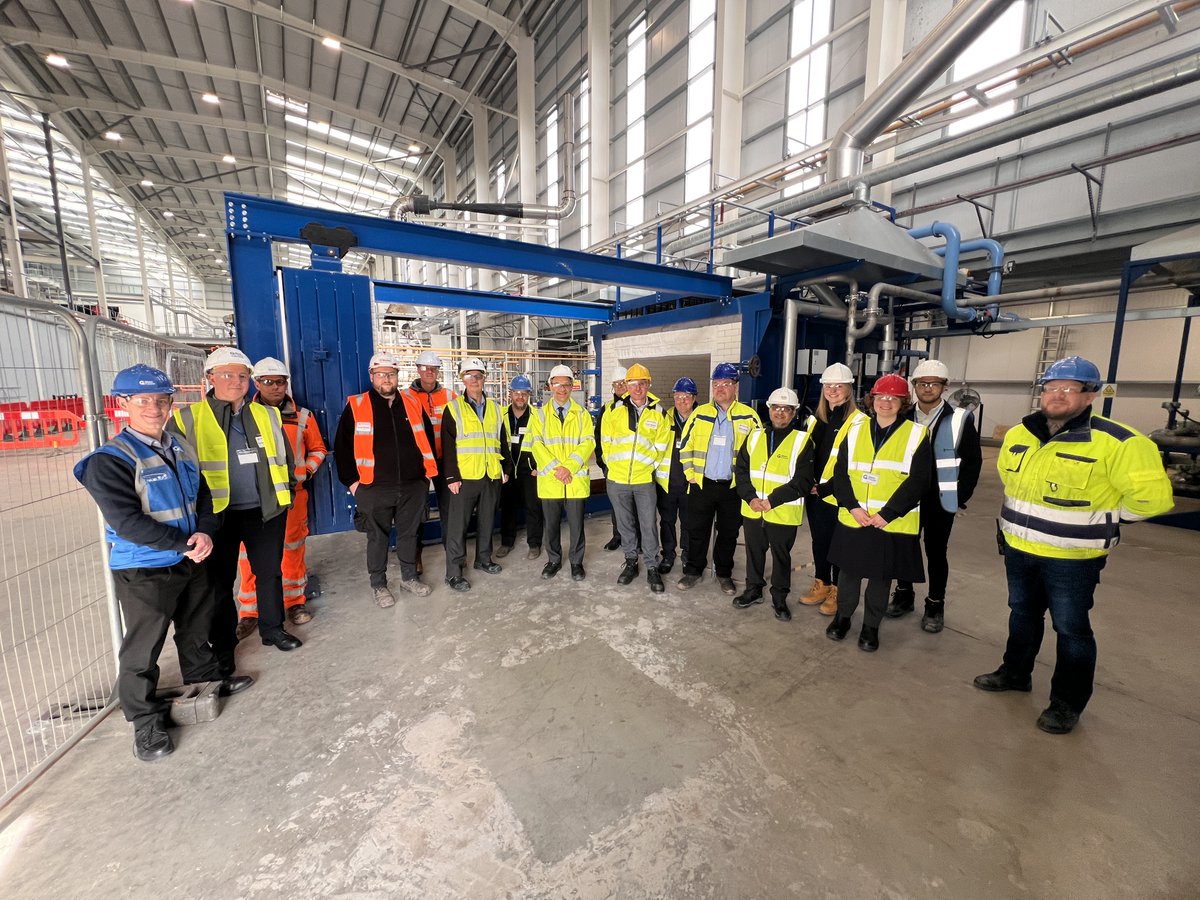 🔥 Another major milestone! We’re now firing project partners' products, comparing hydrogen vs. methane in ceramics to assess viability and performance. Stay tuned for results—sign up for our free newsletter ceramics-uk.org #HydrogenFiring #NetZeroCeramics #Innovation