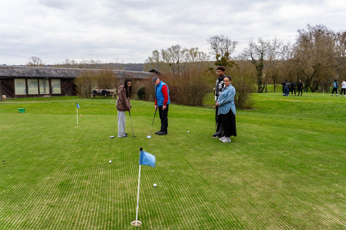 Oriane Île-de-France (@oriane_idf) on Twitter photo Après l’éloquence, place à l’initiation au golf ! ⛳️
Nos jeunes Franciliens ont du talent, et ils le prouvent sur le green !
#battledelapromesserepublicaine
<a href="/regionidf/">Conseil régional IDF</a> Après l’éloquence, place à l’initiation au golf ! ⛳️
Nos jeunes Franciliens ont du talent, et ils le prouvent sur le green !
#battledelapromesserepublicaine
<a href="/regionidf/">Conseil régional IDF</a>