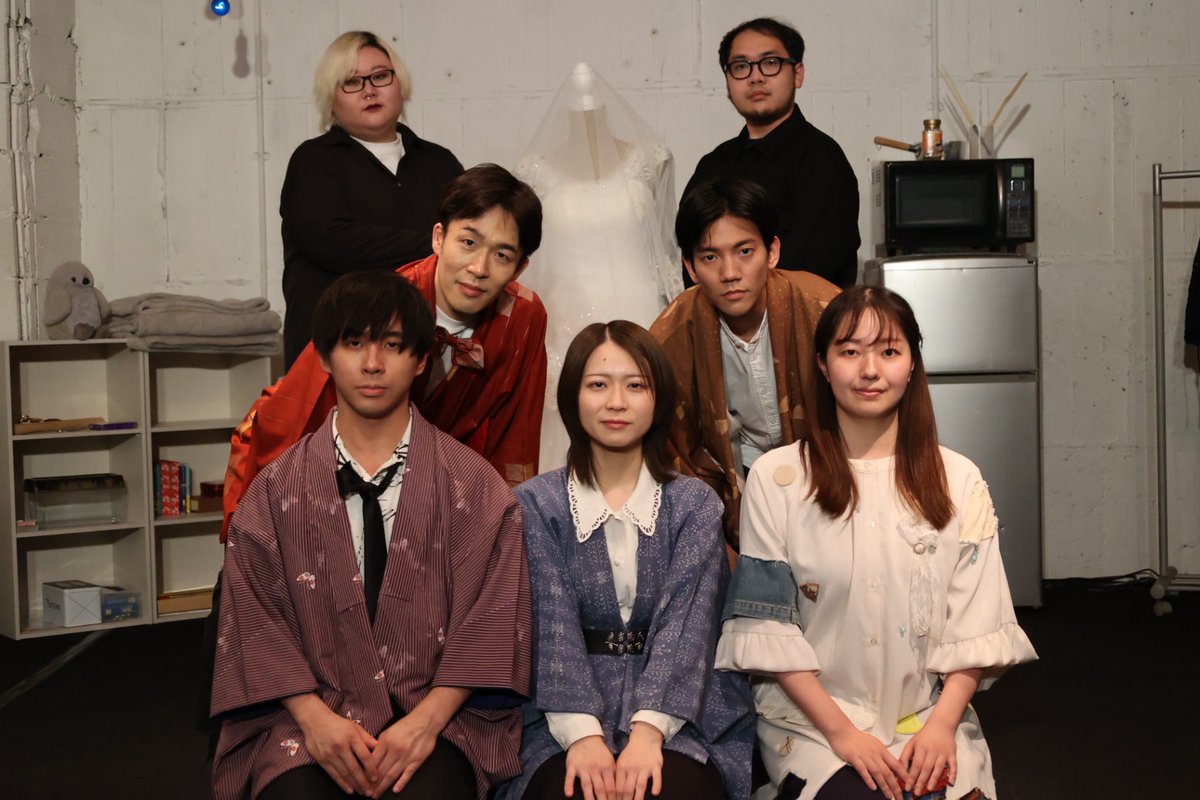 jinmyakunonaruk's tweet photo. 先日23日に #COUNT10 が終演しました。ご来場いただいた皆様ありがとうございました。
宇都出くん、タイラさん、コトデラさん、まちざメンバーの皆。ありがとう
またなんかおもろい事を皆でやりましょう。
家族とも言えるメンバーたち。1人おやすみだけど、と仲良し2人と。
(写真撮影:コトデラシオン) https://t.co/MLobAsNJ8l