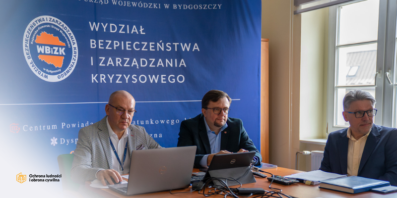 KPUWBydgoszcz's tweet photo. 💬 Stworzenie systemu obrony cywilnej i ochrony ludności to jedno z najbardziej priorytetowych wyzwań przed którymi stoimy jako wojewodowie, ale także wszyscy samorządowcy, którzy w gminach i powiatach będą wdrażali system. - mówił Wojewoda @MichalSztybel podczas otwarcia szkolenia z zakresu Ochrony Ludności i Obrony Cywilnej.  

✅  W 2025 roku na ochronę ludności przeznaczonych zostanie ponad 5 miliardów złotych.

@MSWiA_GOV_PL
@kwpsptorun 
#OLiOC #OchronaLudności #ObronaCywilna #Bezpieczeństwo #WojewodaKujPom