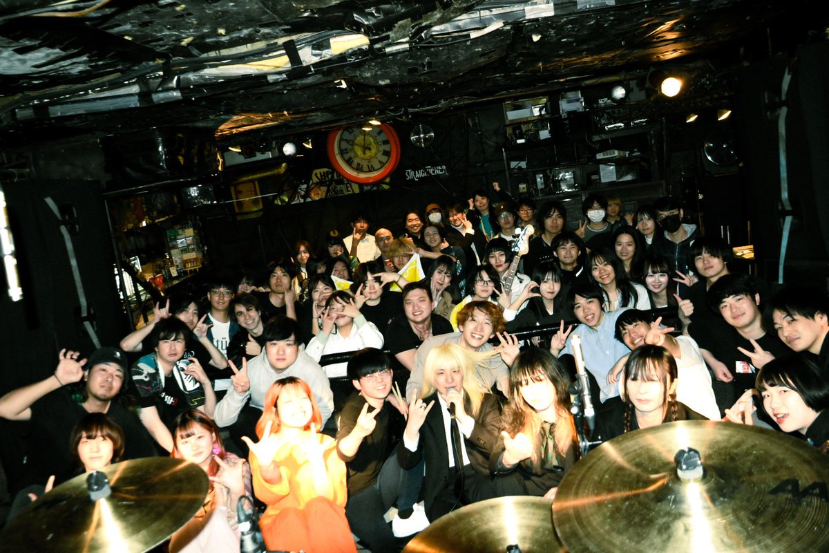 Mimosa__Office's tweet photo. 取り急ぎ

ツアーファイナル 下北沢SHELTERありがとうございました！
62人以上の方が足を運んでくださいました！
今後の可能性が見えてくるライブでした。

次のMimosaライブは明日3/27 ドラフトフェスです。お待ちしております。

 #これがみもざ https://t.co/hMSkpkXYex