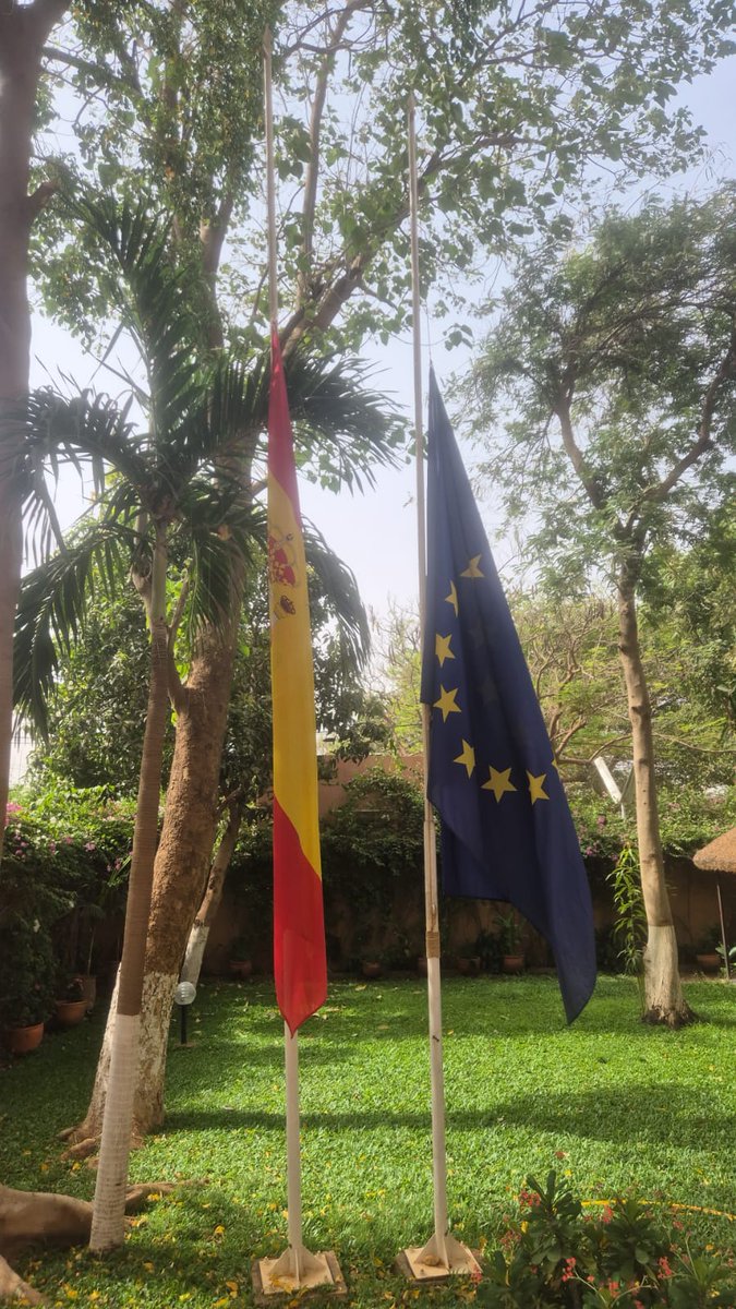 L'Ambassade d'Espagne exprime ses sentiments de compassion envers les victimes de l'attaque de Fambita et ses plus profondes condoléances à leurs familles. 
L'Ambassade d'Espagne partage sa solidarité avec le peuple nigerien dans ces moments si difficiles.