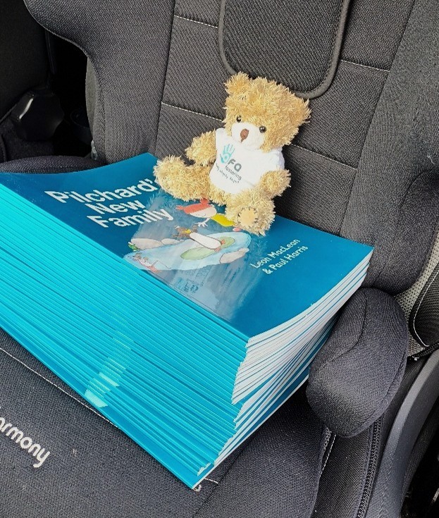 Taylor had the pleasure of going to local Schools to deliver special storybooks for their libraries! "Pilchard's New Family", is a heart warming tale about a penguin who finds safety, love, and a new family with Foster Parents. 🐧❤️#Storytime #Community #ChildrenBooks