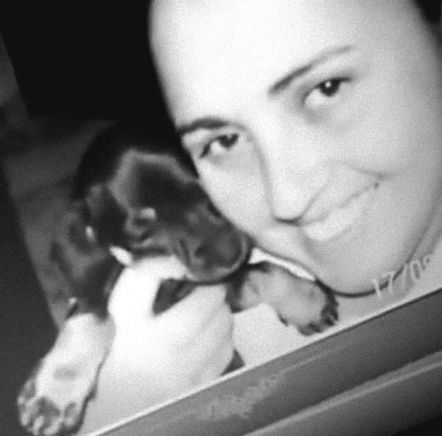 veh_mgtt's tweet photo. Minha filhinha, amorzinho da minha vida, minha Margarida, minha borboletinha.  Pra quem eu vou cantar você é o amor da minha vida? Agora? 
O que vou fazer sem você agora que você partiu? Todos esses dias tenho me perguntado isso, meu Deus é tão difícil não ter vc aqui comigo 😭 https://t.co/1w0aYc0lRm