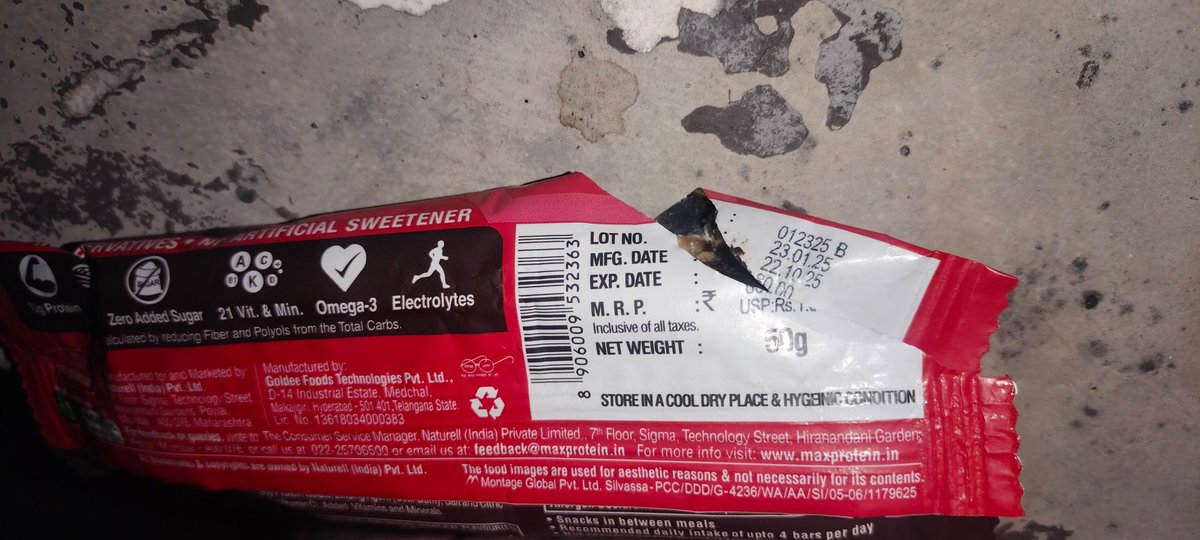 i_amal4n's tweet photo. Heyy....@TheMaxProtein
Look what I found in your PROTEIN BAR....!!!
#foodquality #proteinbar
#gym #maxprotein #maxproteinbar https://t.co/ixeaOSj5Nb