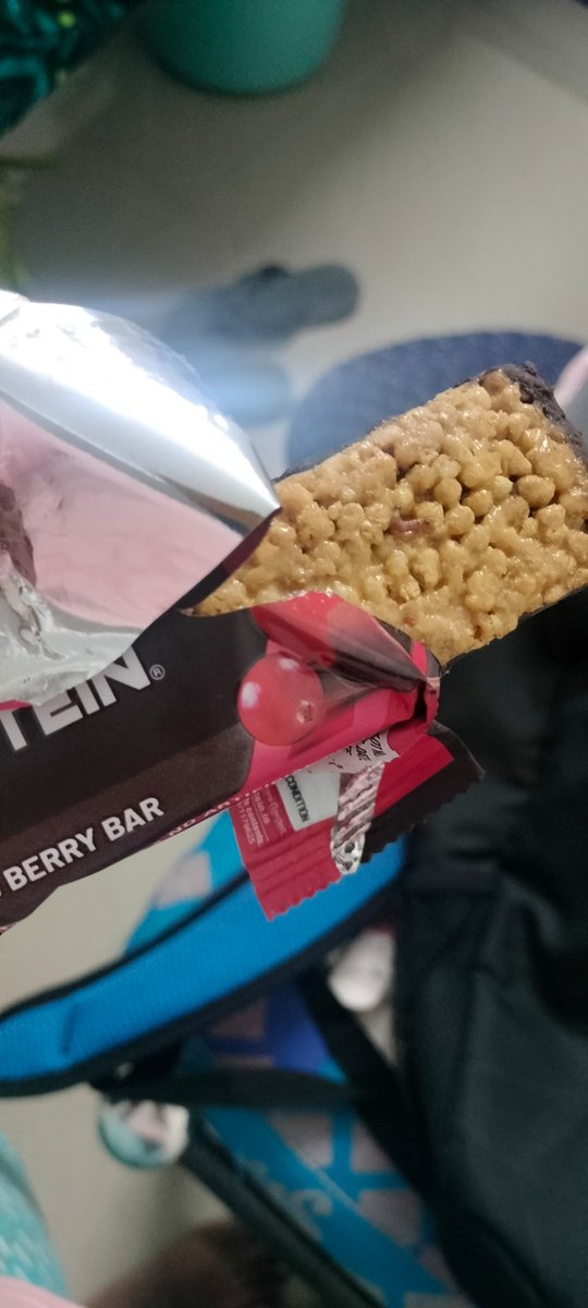 i_amal4n's tweet photo. Heyy....@TheMaxProtein
Look what I found in your PROTEIN BAR....!!!
#foodquality #proteinbar
#gym #maxprotein #maxproteinbar https://t.co/ixeaOSj5Nb