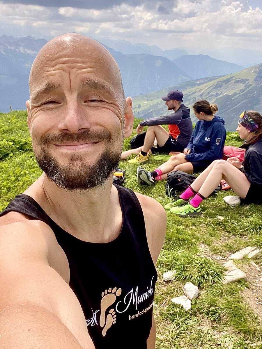 Trailrun auf den Juifen – Ein Team-Abenteuer 🏔️🏃‍♂️🏃‍♀️💨

Zum Blogbeitrag:
barefoot-munich.de/?p=206

#trailrunning #juifen #bavarianalps #naturalrunning
<a href="/VIVOBAREFOOT/">VIVOBAREFOOT</a>