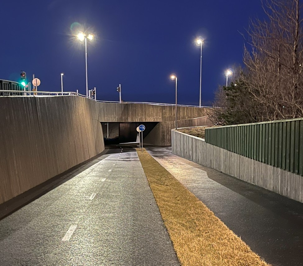 Betri samgöngur ohf. (@betrisamgongur) on Twitter photo HJÓLA- og GÖNGUSTÍGAR Í ÚTBOÐ
💡Verkefnið „Þrír stígar“ í Garðabæ og Hafnarfirði er komið í útboð og áætlað að hefja framkvæmdir í sumar. Aðskildir göngu- og hjólastígar, stígalýsing ofl. á þremur framkvæmdasvæðum. Virkir ferðamátar! 🚶♀️🚴♂️
#Samgöngusáttmálinn <a href="/Hafnarfjord/">Hafnarfjarðarbær</a> HJÓLA- og GÖNGUSTÍGAR Í ÚTBOÐ
💡Verkefnið „Þrír stígar“ í Garðabæ og Hafnarfirði er komið í útboð og áætlað að hefja framkvæmdir í sumar. Aðskildir göngu- og hjólastígar, stígalýsing ofl. á þremur framkvæmdasvæðum. Virkir ferðamátar! 🚶♀️🚴♂️
#Samgöngusáttmálinn <a href="/Hafnarfjord/">Hafnarfjarðarbær</a>