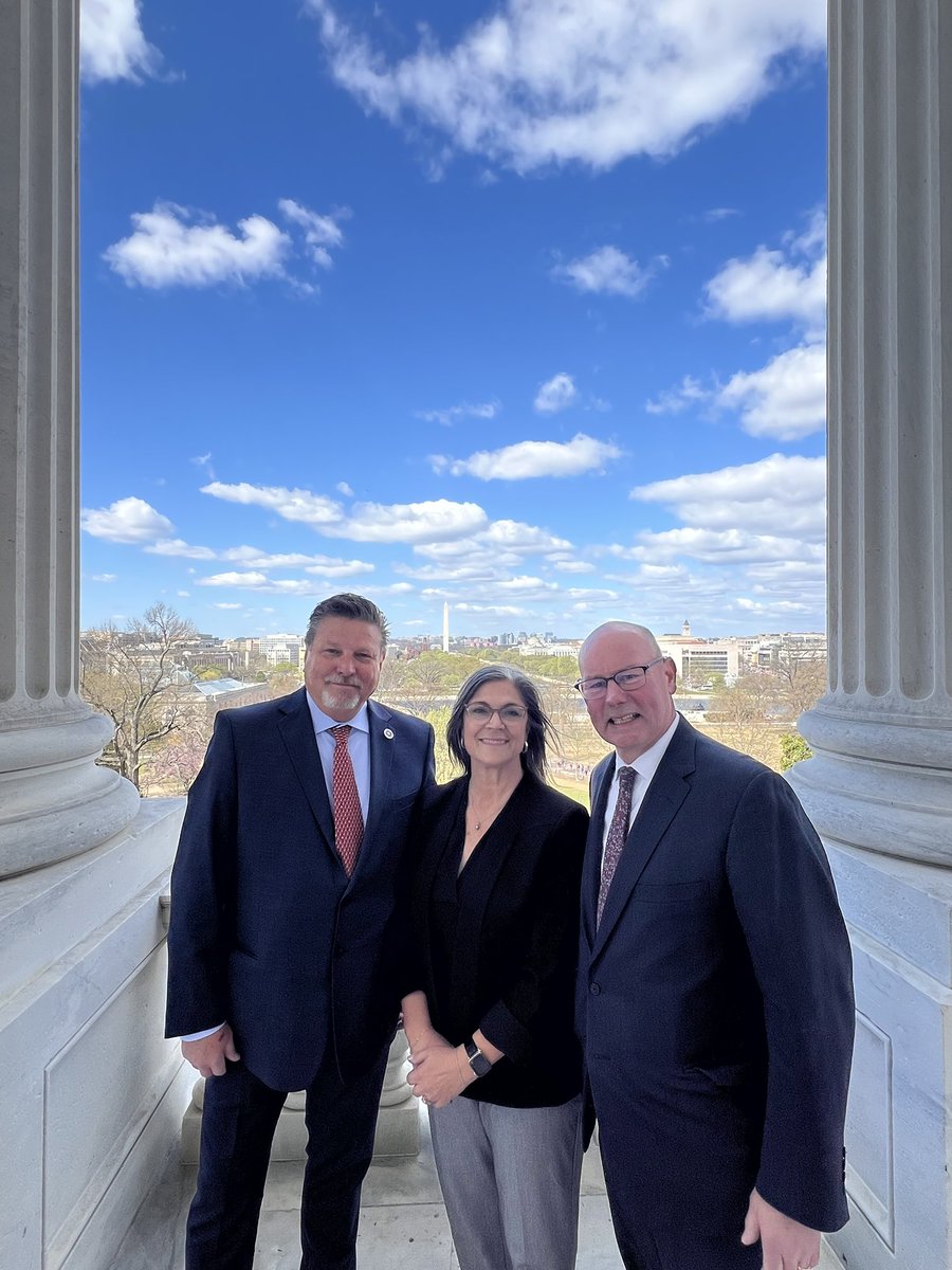 Power of LA constituents…getting on the Speakers balcony. ⁦<a href="/TheCLDA/">The CLDA</a>⁩