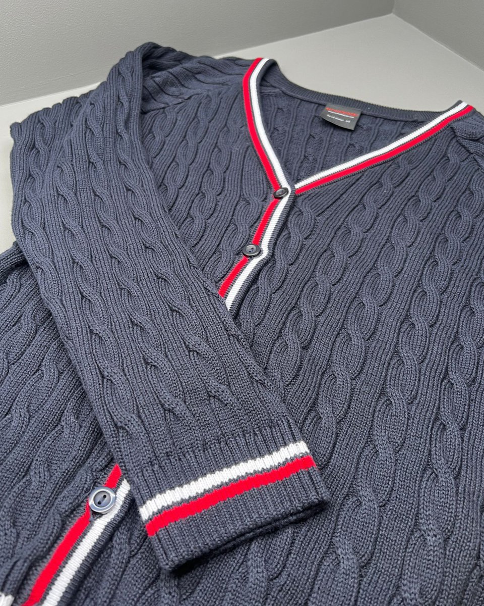 Schoolblazer tweet media