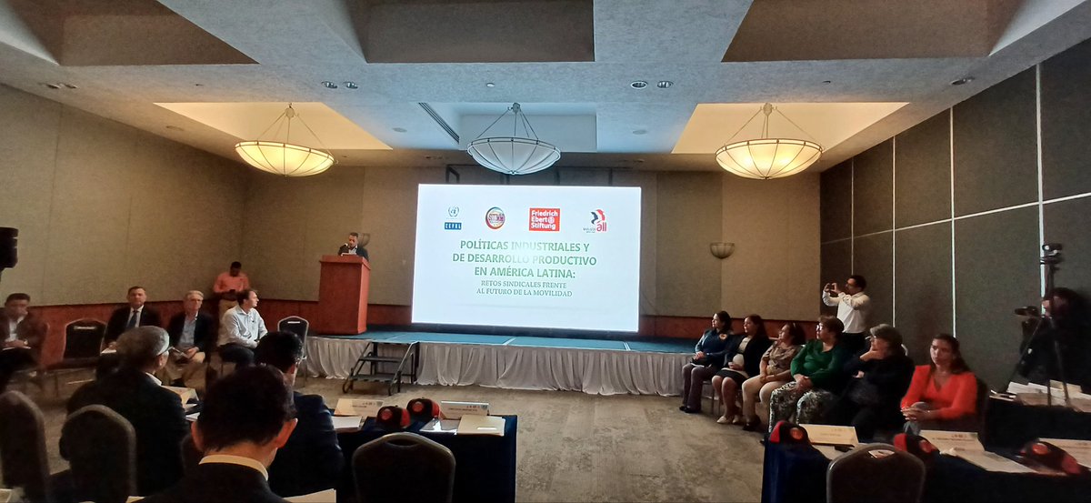 Comenzamos el Seminario sobre Políticas Industriales y Desarrollo Productivo en AL: Retos Sindicales frente al Futuro de la Movilidad con expertxs sindicalistas de México 🇲🇽 y AL 🌎 

Un espacio para dialogar sobre los desafíos y oportunidades de la transformación industrial 🏭