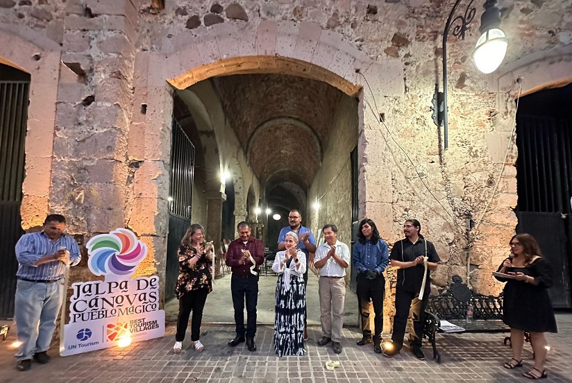 NewsGto's tweet photo. Culture is activated in Purisima
https://t.co/8kWWcetS24
#JalpadeCanovas #PurisimadelRincon #Visitors #MagicTown #BestWorldRuralTourismVillage #Music #Art #Painting #Exhibit #VisitPurisima #TraveltoPurisima #BusinessinPurisima https://t.co/oD1Hx1EtIc