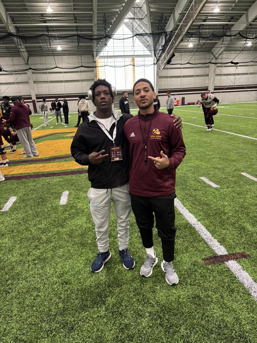 Glad to say I had a great time at Central Michigan today <a href="/abiiicox/">Abigayl Cox</a> <a href="/Coach_BJFarrell/">BJ Farrell</a> <a href="/CoachHaydenMace/">Hayden Mace</a> <a href="/DrinkallCoach/">Matthew Drinkall 🇺🇸</a> <a href="/CoachNDavis79/">Coach Nick Davis</a>