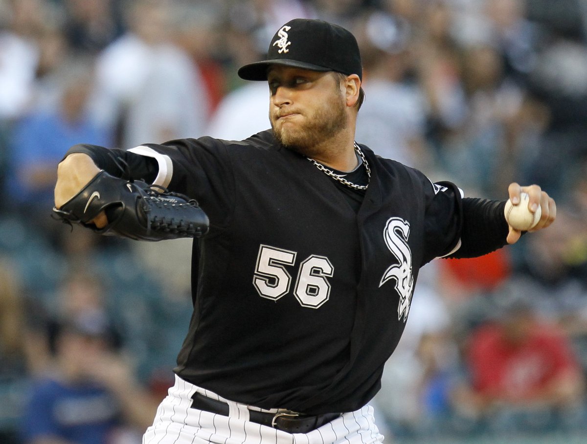 Age yourself by naming your favorite pitcher growing up ✍️

I'll start: Mark Buehrle

#WhiteSox | #MLB