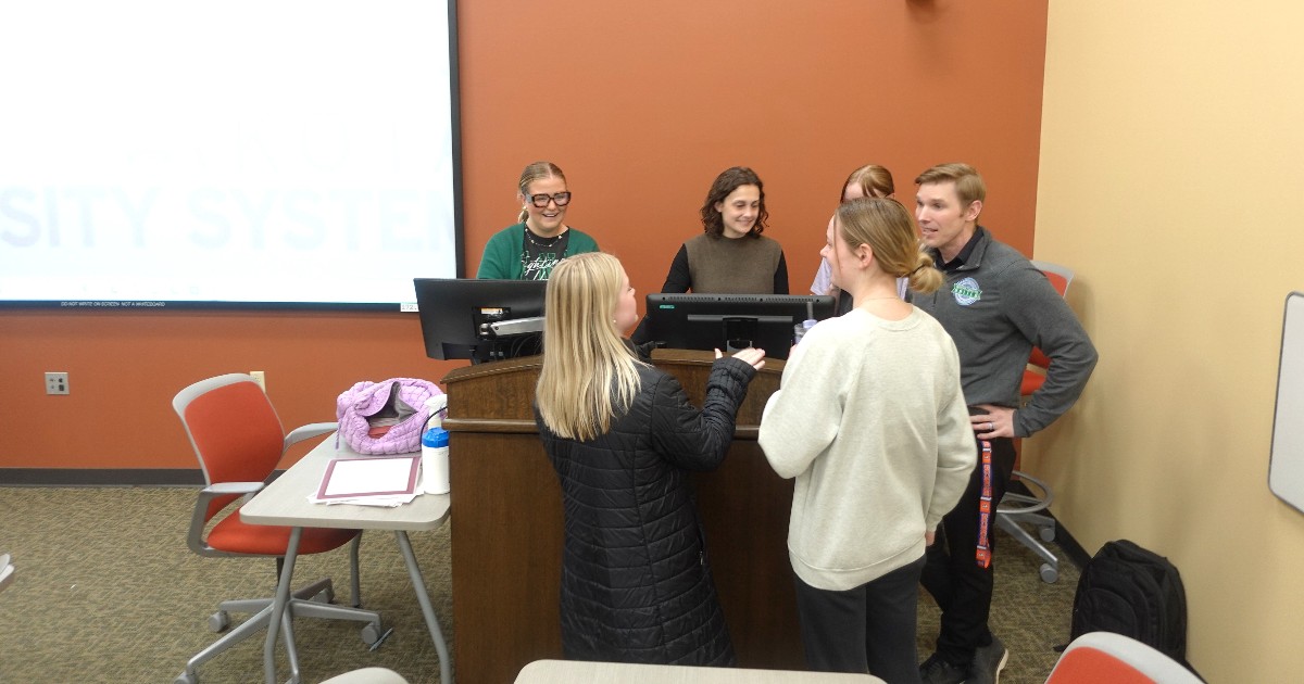 We wanted to thank everyone from the Future Educators of UND, including their president Mataya, seen speaking in the photos below, for attending our SNDU Legislative Update event on campus last week! Hat tip to UND Communications for sharing these photos with us, too. 🤝 👏 🙏