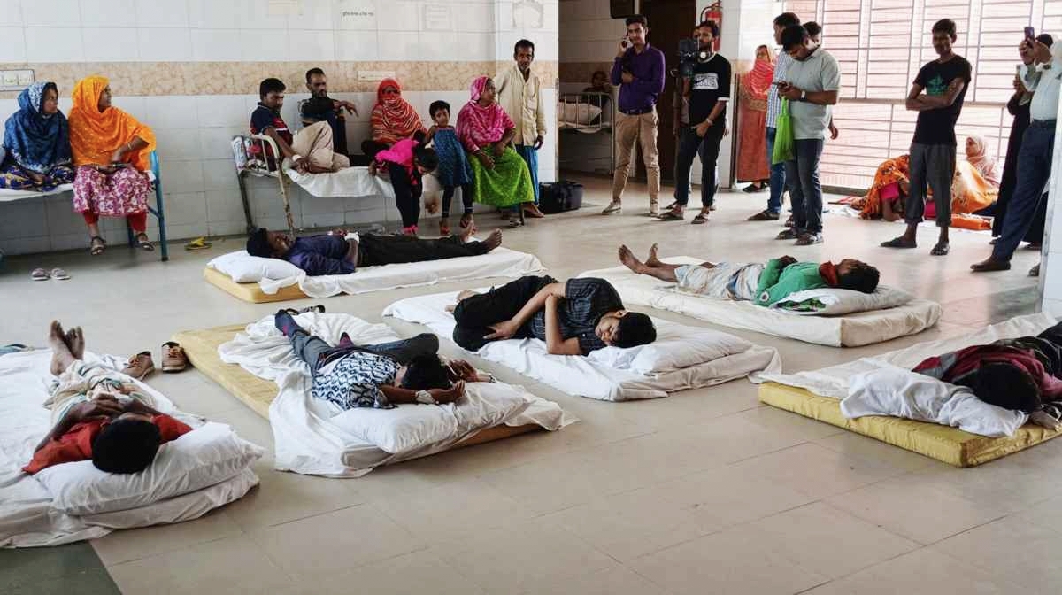 নওগাঁয় অজ্ঞান পার্টির খপ্পরে পড়ে ৬ জন হাসপাতালে ভর্তি