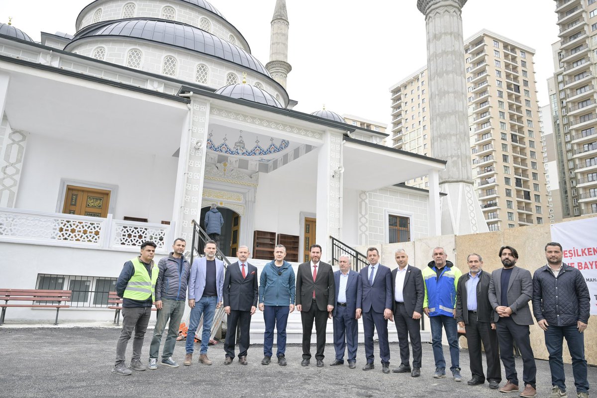 Can_Aksoy_'s tweet photo. Yeşilkent Camii ilk teravih namazı için İlçe Müftümüz Sayın Selami Aykul ve ekibinin, camii derneğinin çabaları ile hazır hale geldi. Müftümüzü ve ekibini tebrik ederim. Hayırlı olsun. https://t.co/QOl08aWdV0