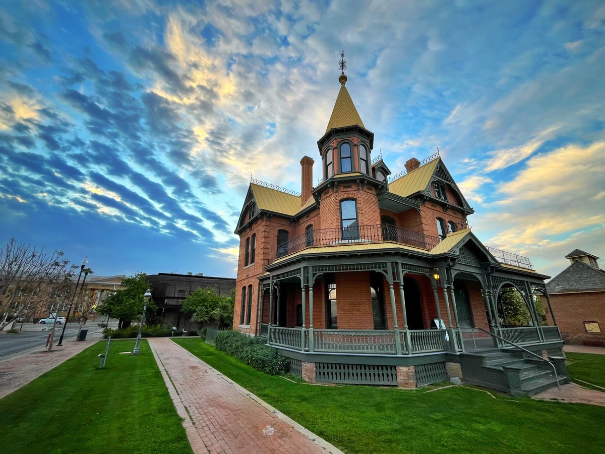 The Rosson House Museum this morning, downtown Phoenix, AZ. #Arizona #sunrise <a href="/downtownphoenix/">Downtown Phoenix</a> <a href="/CityofPhoenixAZ/">City of Phoenix, AZ</a>