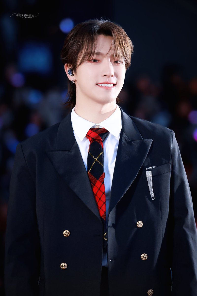 dinonaraCyan's tweet photo. 250321 9th 캐럿랜드 day2

#DINO #이찬 #디노
#세븐틴 #SEVENTEEN https://t.co/1awEzklC03