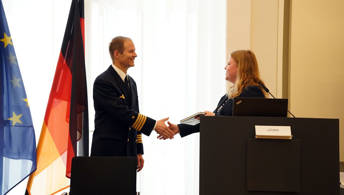 NATO_DefCollege's tweet image. Visit of the NDC to the 🇩🇪Federal Ministry of #Defence:

#360degree, "one-theatre-approach" to defence 🛡️, strengthening #Europe 🇪🇺, multilateralism🤝, navigating #multipolarity and #polycrises 🌐. Plus, a solemn tribute at the #Bundeswehr Memorial.
 
#WeAreNATO #StrongerTogether