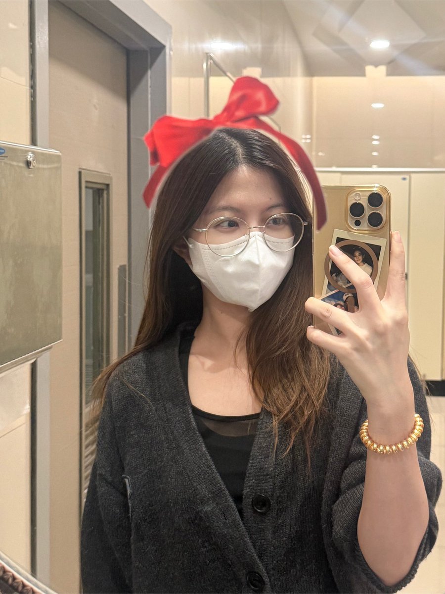 PopperBNK48THFC's tweet photo. [💙🍿] — iAM48 Post #PopperBNK48

D-3 ดูซิวันนี้เจออะไรรรร made my day mak555555 วันนี้ซ้อมยาวๆ พน.งานเช้าด้วย แถมเป็นผื่นแดงๆเต็มแขนเลย ตอนนี้กำลังลามไปขา งงมาก เป็นตั้งแต่มะคืน ขอกำลังใจจำนวนมาก🥲💙🍿 #everydaywithPOPPER

#PopperBNK48 #ป๊อปเป้อ #BNK48 #PopperQRRA #QRRA https://t.co/9q05K42XLW
