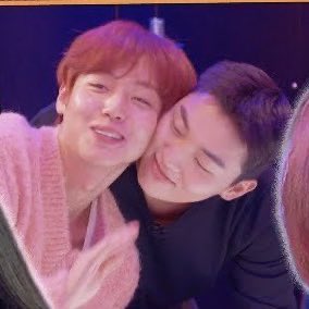 JIHOONMAMAtiger's tweet photo. ทุกคนฟังนะ หลังจากเกิดเรื่องและจบ ม.ปลาย ซูโฮกับชีอึนก็ได้เจอกันอีกครั้ง ในวงการบันเทิง เป็นนักแสดงดาวรุ่งไปด้วยกัน และได้ร่วมงานกันด้วยยย 

อวสาน 😂
#WeakHeroClass1 
#นักเรียนดีเดือด https://t.co/qXyuyniW7P