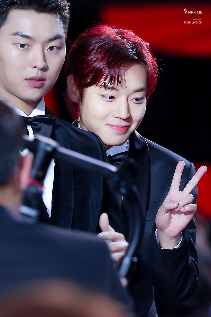 JIHOONMAMAtiger's tweet photo. ทุกคนฟังนะ หลังจากเกิดเรื่องและจบ ม.ปลาย ซูโฮกับชีอึนก็ได้เจอกันอีกครั้ง ในวงการบันเทิง เป็นนักแสดงดาวรุ่งไปด้วยกัน และได้ร่วมงานกันด้วยยย 

อวสาน 😂
#WeakHeroClass1 
#นักเรียนดีเดือด https://t.co/qXyuyniW7P