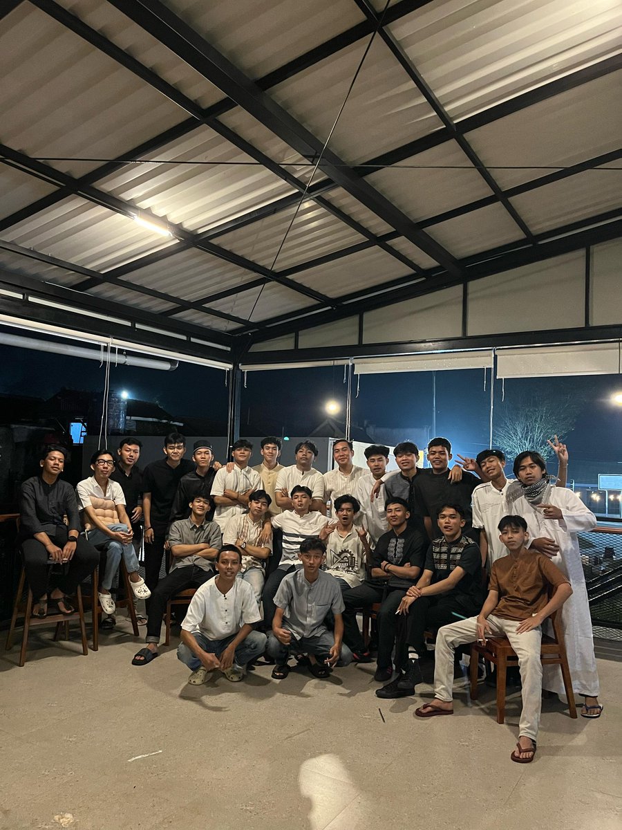 D1FF3R3NCE's tweet photo. barudak kenehh https://t.co/KYEm1UWXll