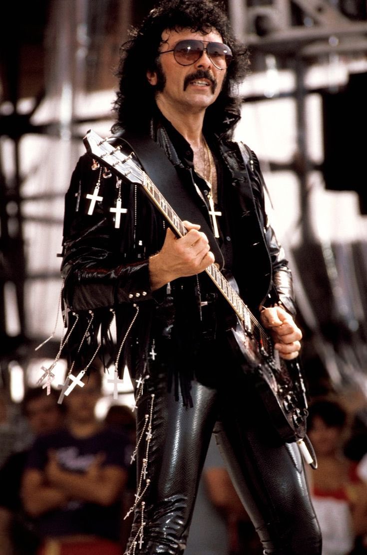 tonyiommi's tweet photo. The devil is never a maker ✟

Photo by Ebet Roberts https://t.co/rjXRnGdHAs