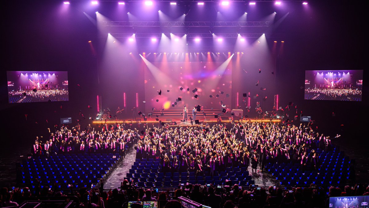 tbs_education's tweet image. 👨‍🎓👩‍🎓 Plus de 470 diplômés rejoignent la grande famille @TBSAlumni !

🎉 Samedi dernier s'est tenue la cérémonie de remise de diplôme des programmes Mastère Spécialisé (MS) et Formation Continue, promotion 2024.

🤩 Plus de 1000 personnes étaient réunies au Zénith de Toulouse pour…