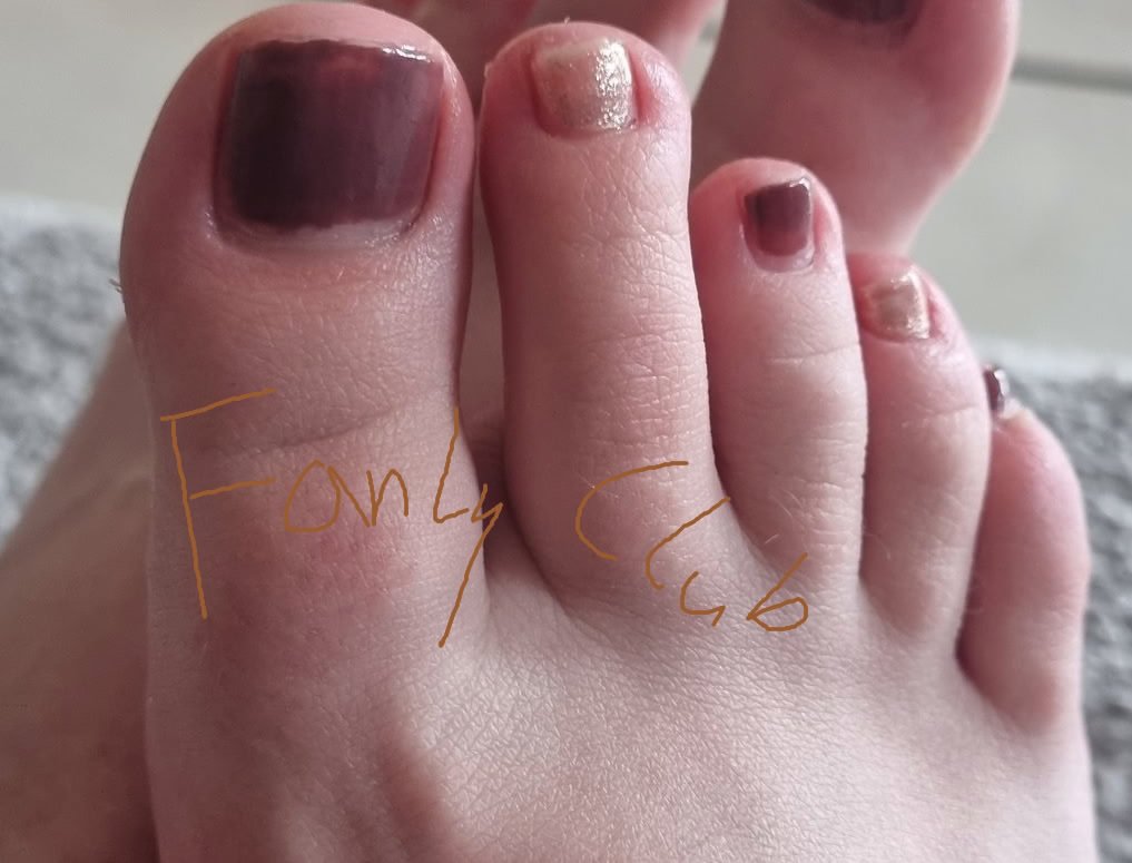 Wir heißen <a href="/TheFoot_Spot/">The Foot_Spot</a> herzlich in unserem Club Willkommen.

Exklusive Bilder von ihr gibt es jetzt in der App auf fanly.club!

#Fußbilder #feet #soles #toes