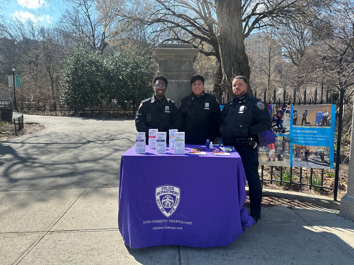 Have you met your 26th Precinct Domestic Violence officers? They are constantly connecting with the community, whether assisting a victim with a report or connecting with the community and conducting outreaches in your community.  @nypddv  #ocddv