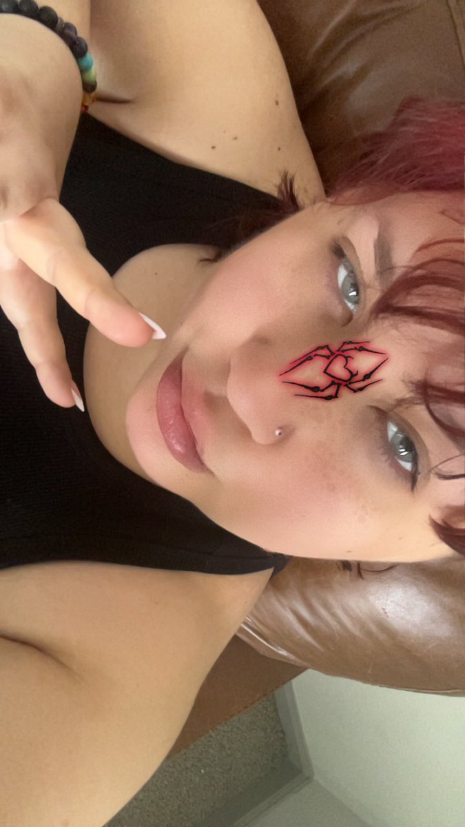 emmy.⠀  i  missed  munday  but  here  you  go  guys ,  im  thinking  of  dying  my  hair  purple